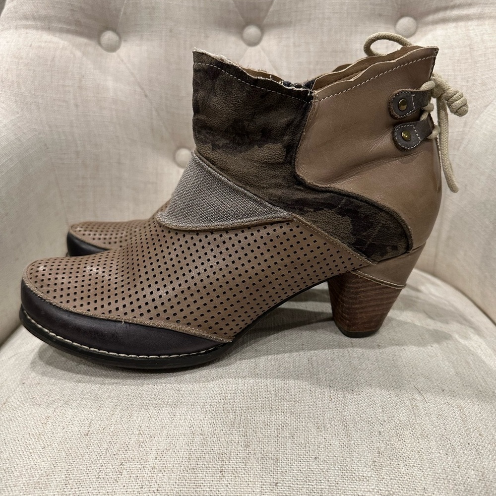 Corkys ELITE Rags Ankle Boots Women Sz 8 Gray/Cashew Leather Fabric Multimedia